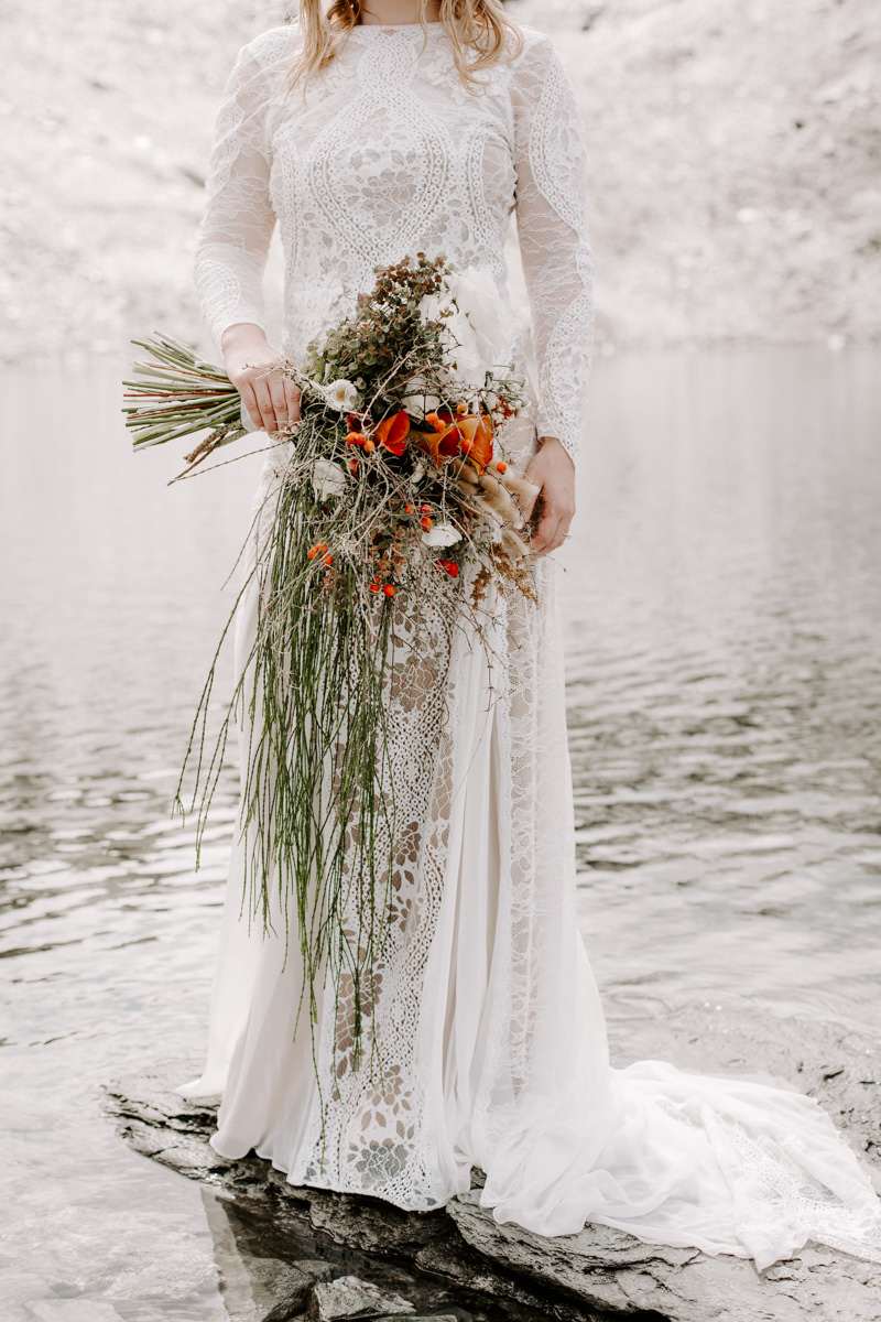 Queenstown Wedding flowers by The Vase for The Lovers Elopement Co.