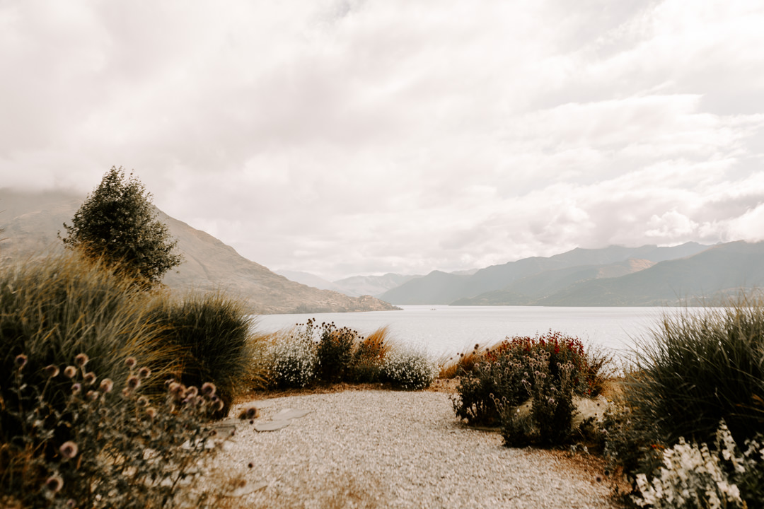 Views of mountain and lake from Jacks Retreat in Queenstown 